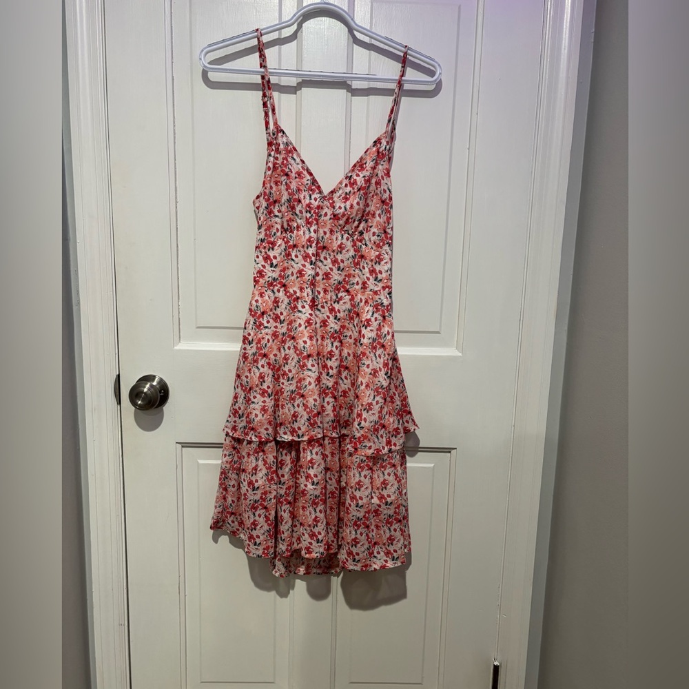 Shein floral dress
Size: M Color: Pink